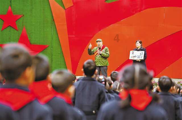 印度第一位女总理，400万男子因她绝育，67岁遭贴身警卫刺杀